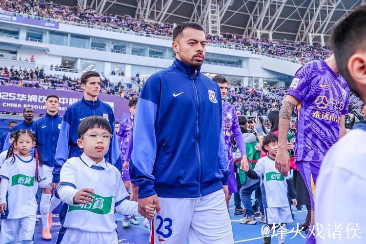 闹僵了！申花这次不妥协了？王牌归化国脚面临离队，双方互不让步